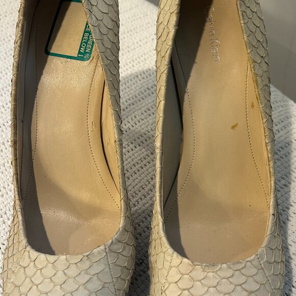 Shoes - Picture 2 of 3